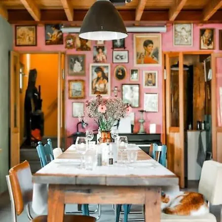 In De Aap - Casa De Familia *